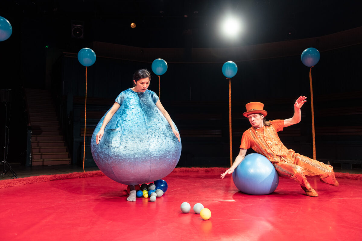 Stop op hop by Gazart - a sensoric performance for babies and toddlers